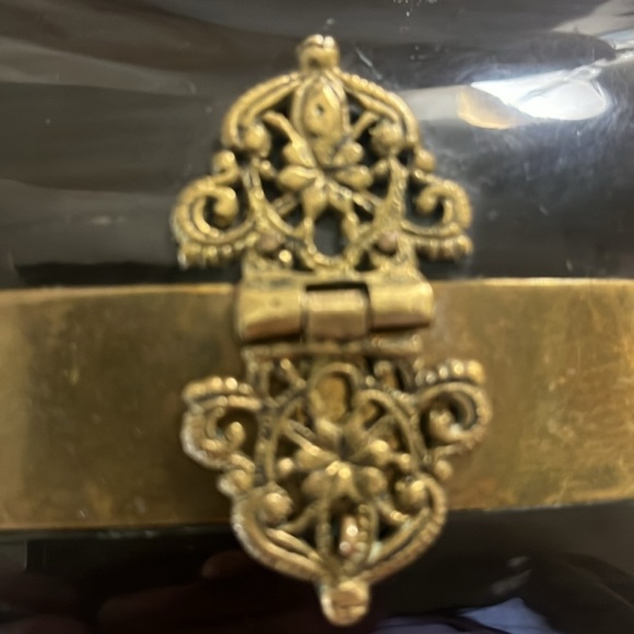 Vintage clutch gold and black purple velvet interior. Rare. Chain handle 18” - Picture 14 of 14